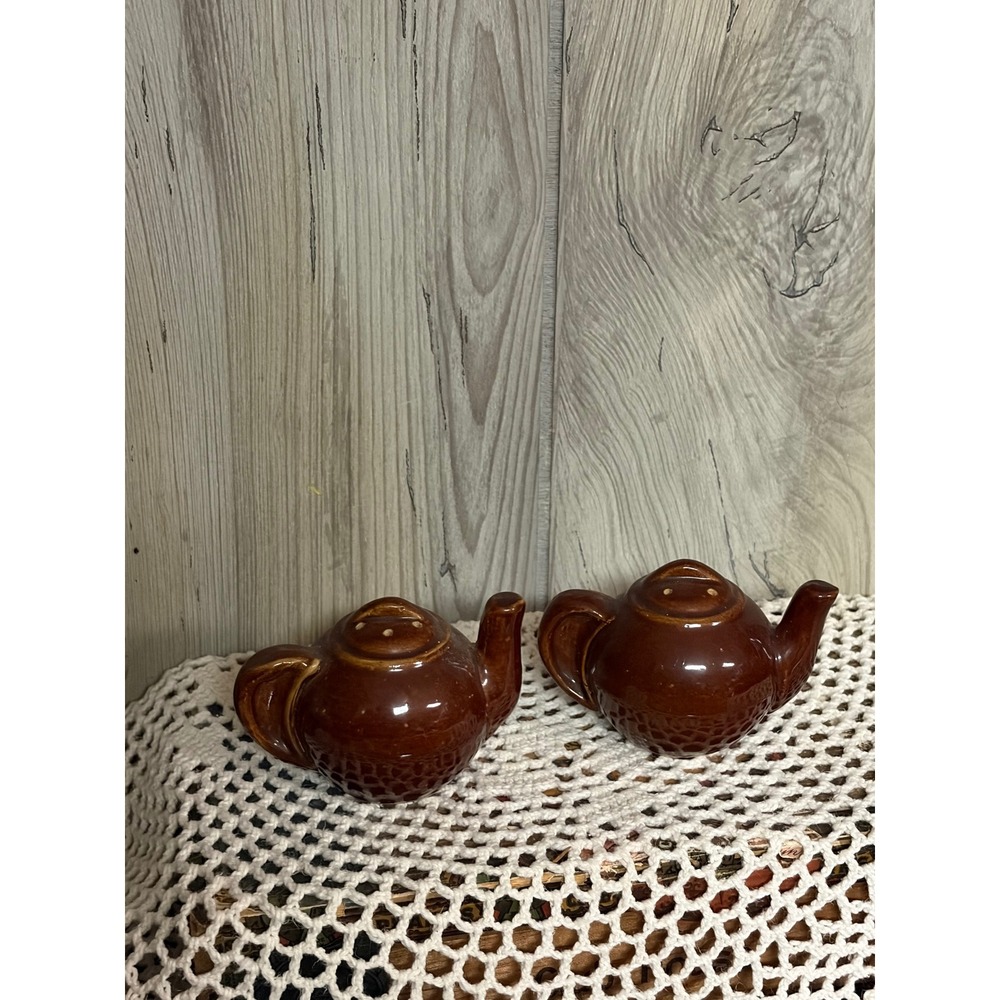 Vintage Brown Glazed Ceramic Teapot Salt and Pepper Shakers Set Novelty Kitchen - Picture 4 of 5